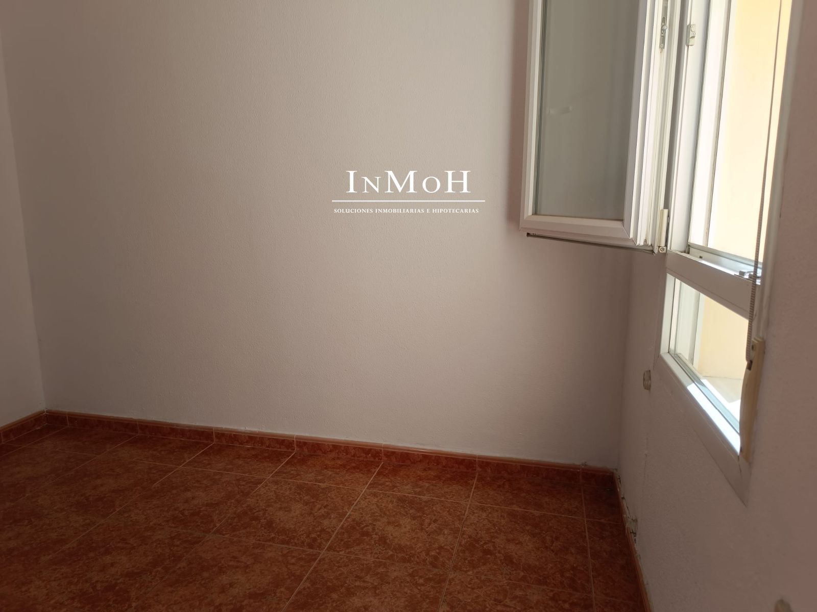 Piso en zona Avenida de 4 dormitorios y 2 baños - Foto 20