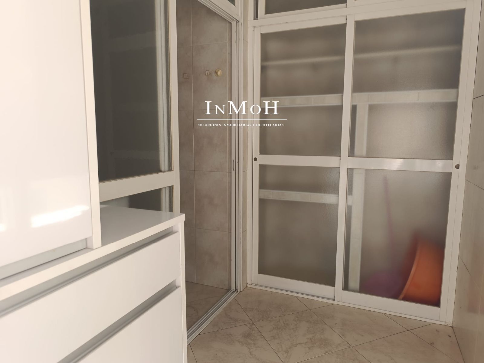 Piso en zona Avenida de 4 dormitorios y 2 baños - Foto 18