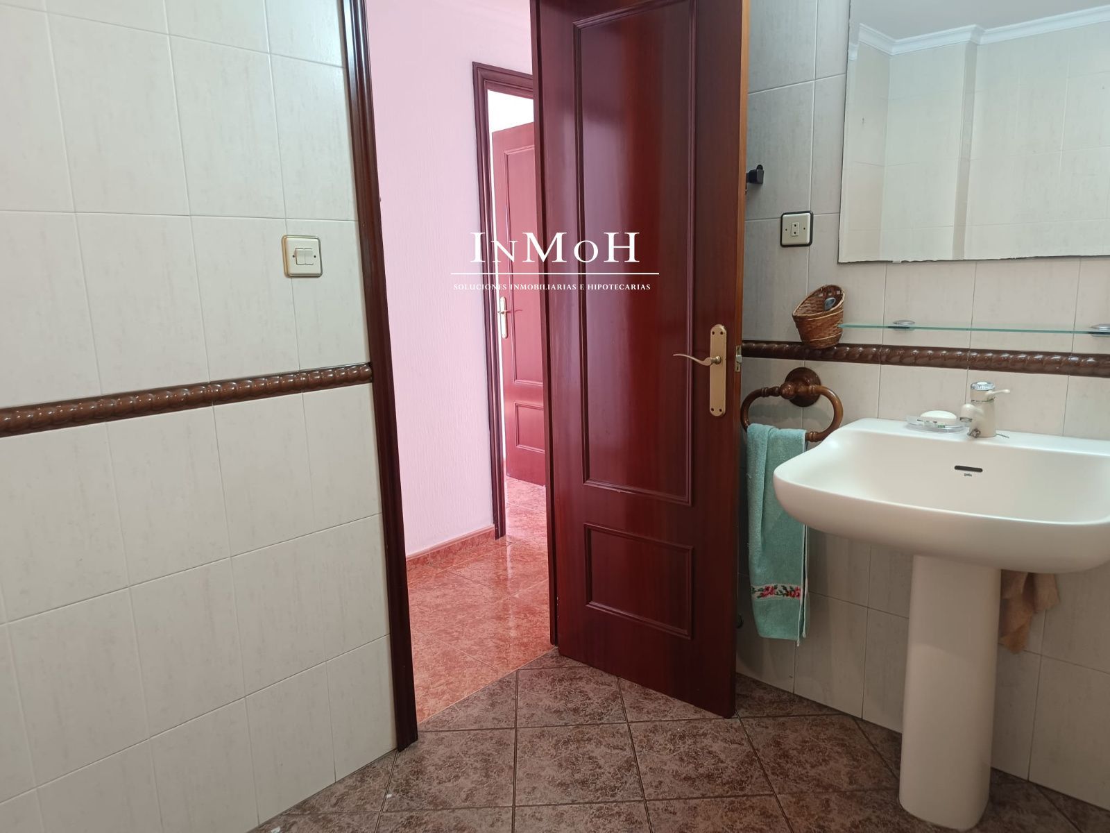 Piso en zona Avenida de 4 dormitorios y 2 baños - Foto 26