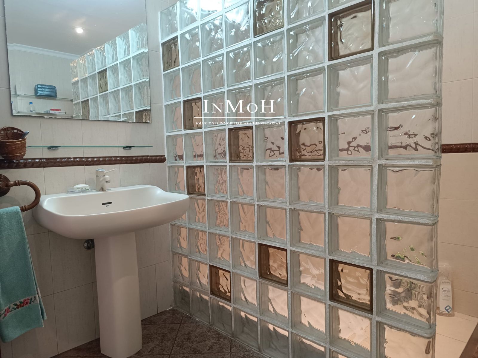 Piso en zona Avenida de 4 dormitorios y 2 baños - Foto 32