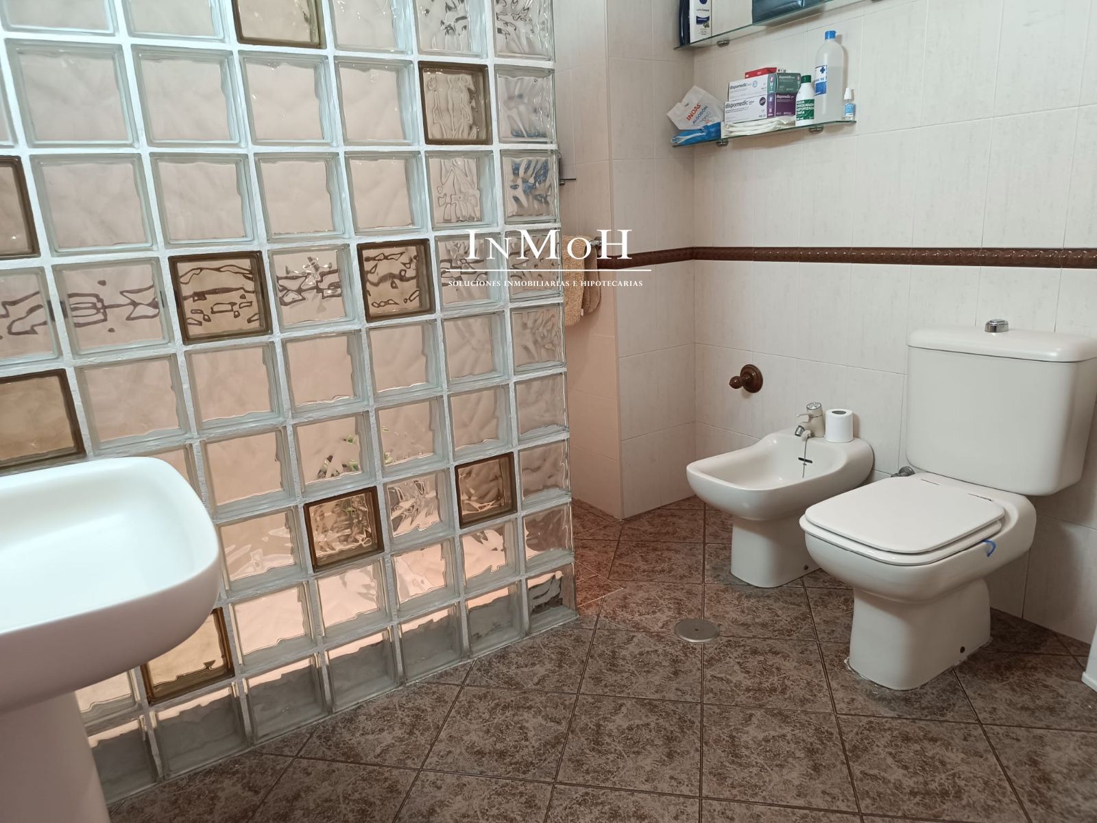 Piso en zona Avenida de 4 dormitorios y 2 baños - Foto 33