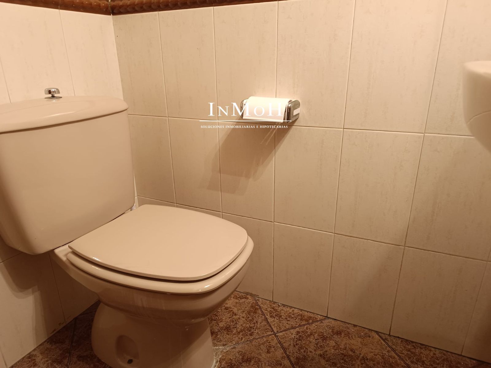 Piso en zona Avenida de 4 dormitorios y 2 baños - Foto 28