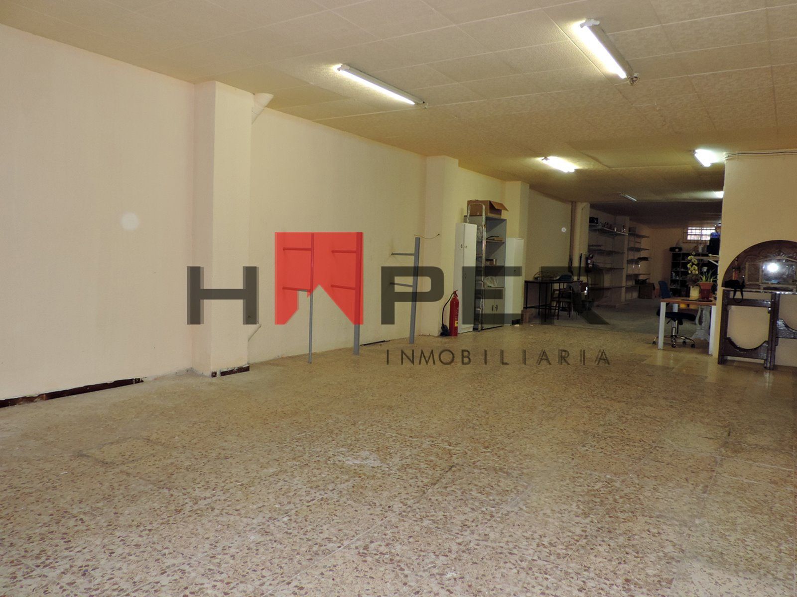 Amplio local comercial con infinitas posibilidades
