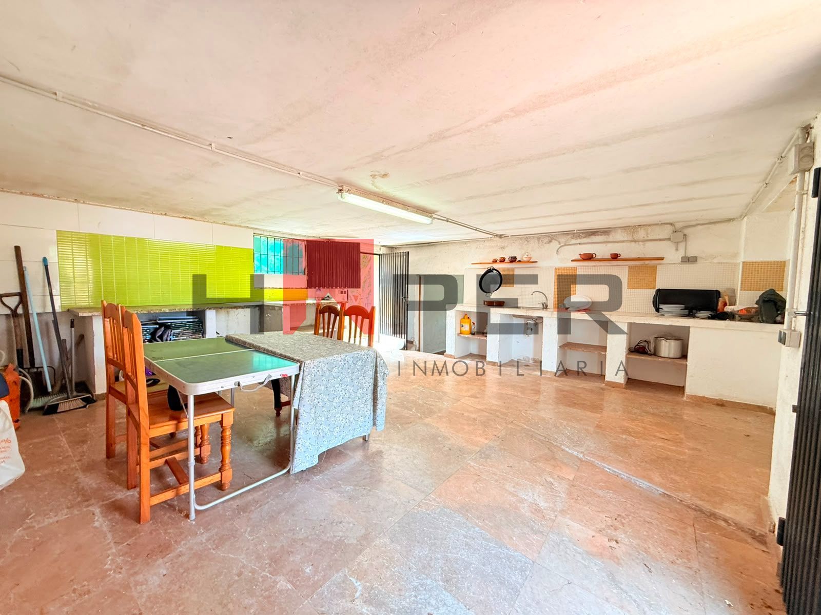 Casa con piscina, garaje y terraza en Subirats