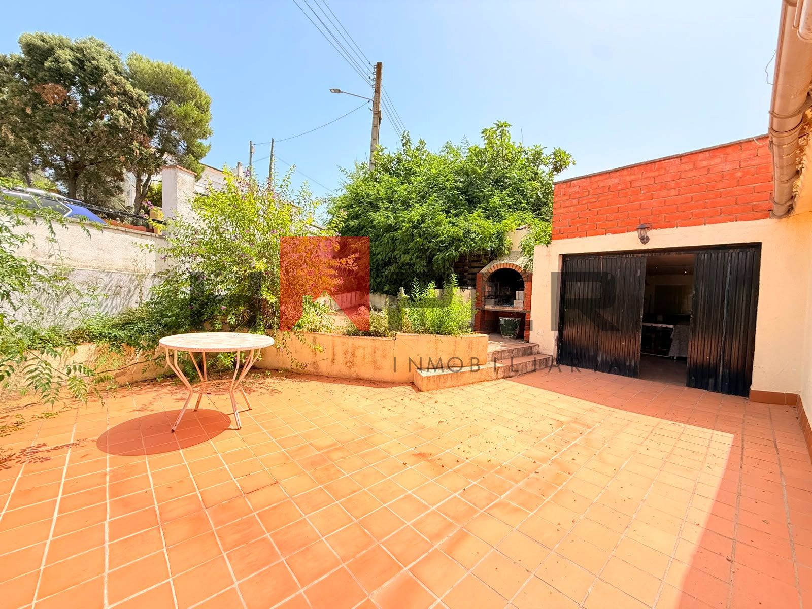Casa con piscina, garaje y terraza en Subirats