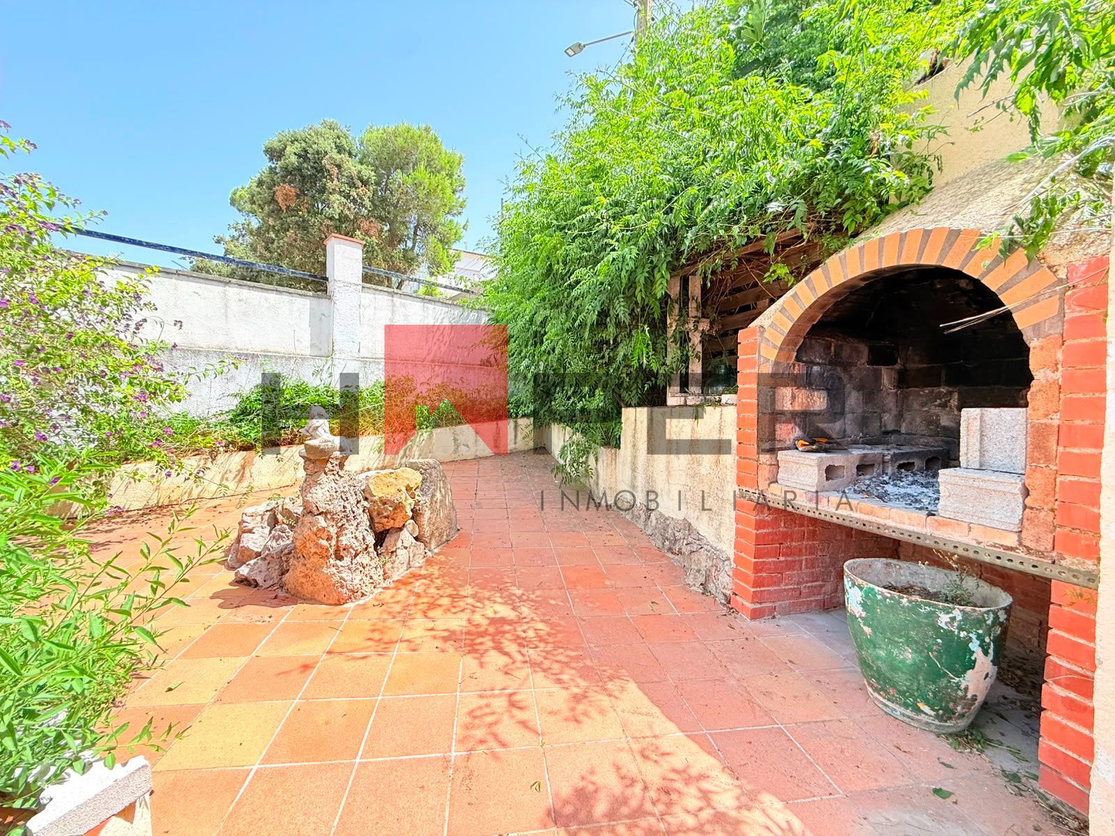Casa con piscina, garaje y terraza en Subirats