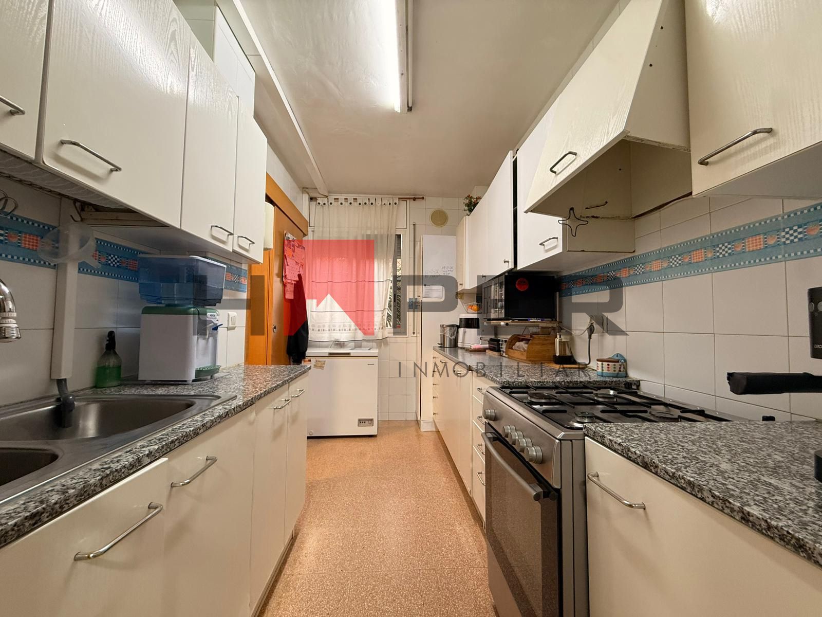 PISO 4 HABITACIONES Y 2 BAÑOS
