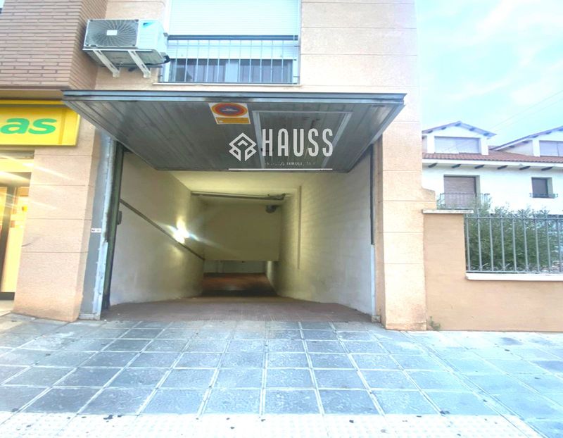 Garaje en venta Azuqueca De Henares, Guadalajara. Ref: 1011. Hauss Servicios Inmobiliarios 
