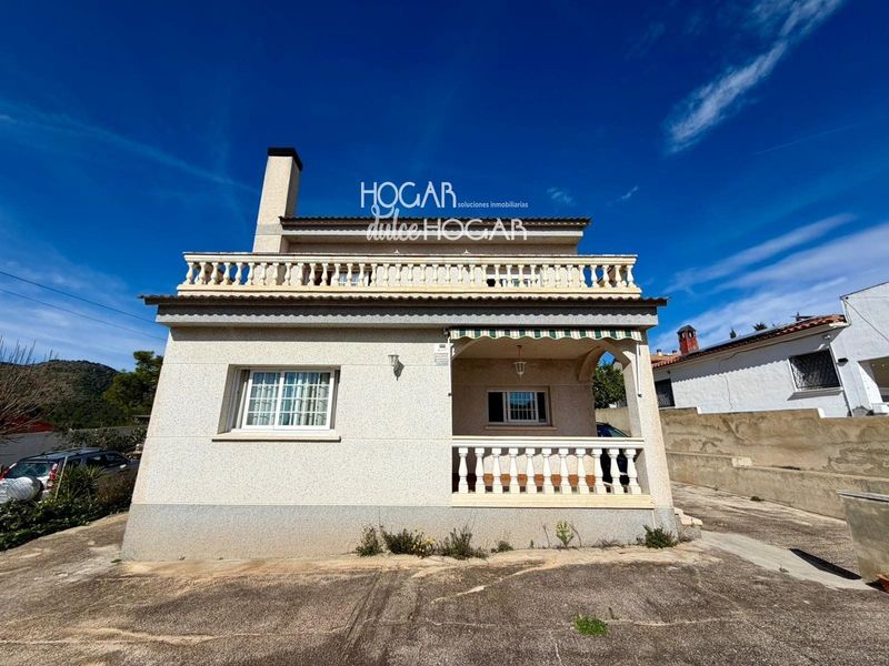 Chalet Independiente en venta El Vendrell, Tarragona. Ref: 2125. HOGAR DULCE HOGAR