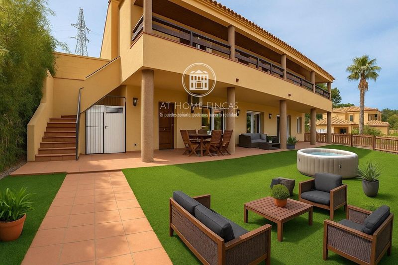 Casa en venta Cubelles, Barcelona. Ref: 1664. At Home Fincas