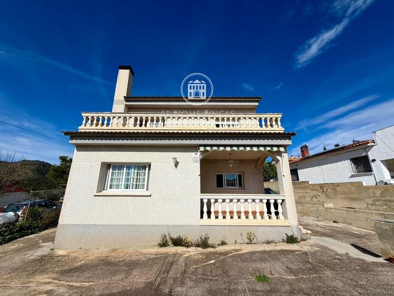 Chalet Independiente en venta El Vendrell, Tarragona. Ref: 2487. At Home Fincas
