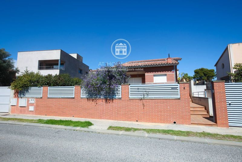 Chalet Independiente en venta Calafell, Tarragona. Ref: 2491. At Home Fincas