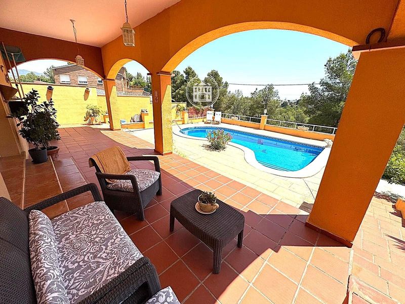 Chalet Independiente en venta La Bisbal del Penedes, Tarragona. Ref: 2544. At Home Fincas