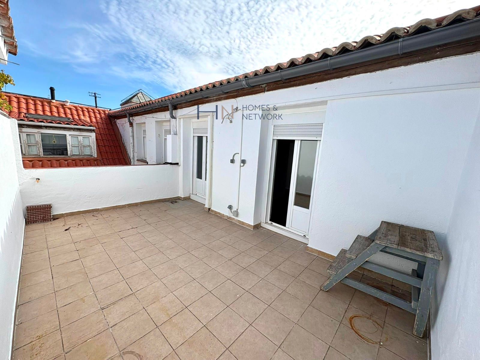 Ático en alquiler Madrid. Ref: 2469. Homes & Network