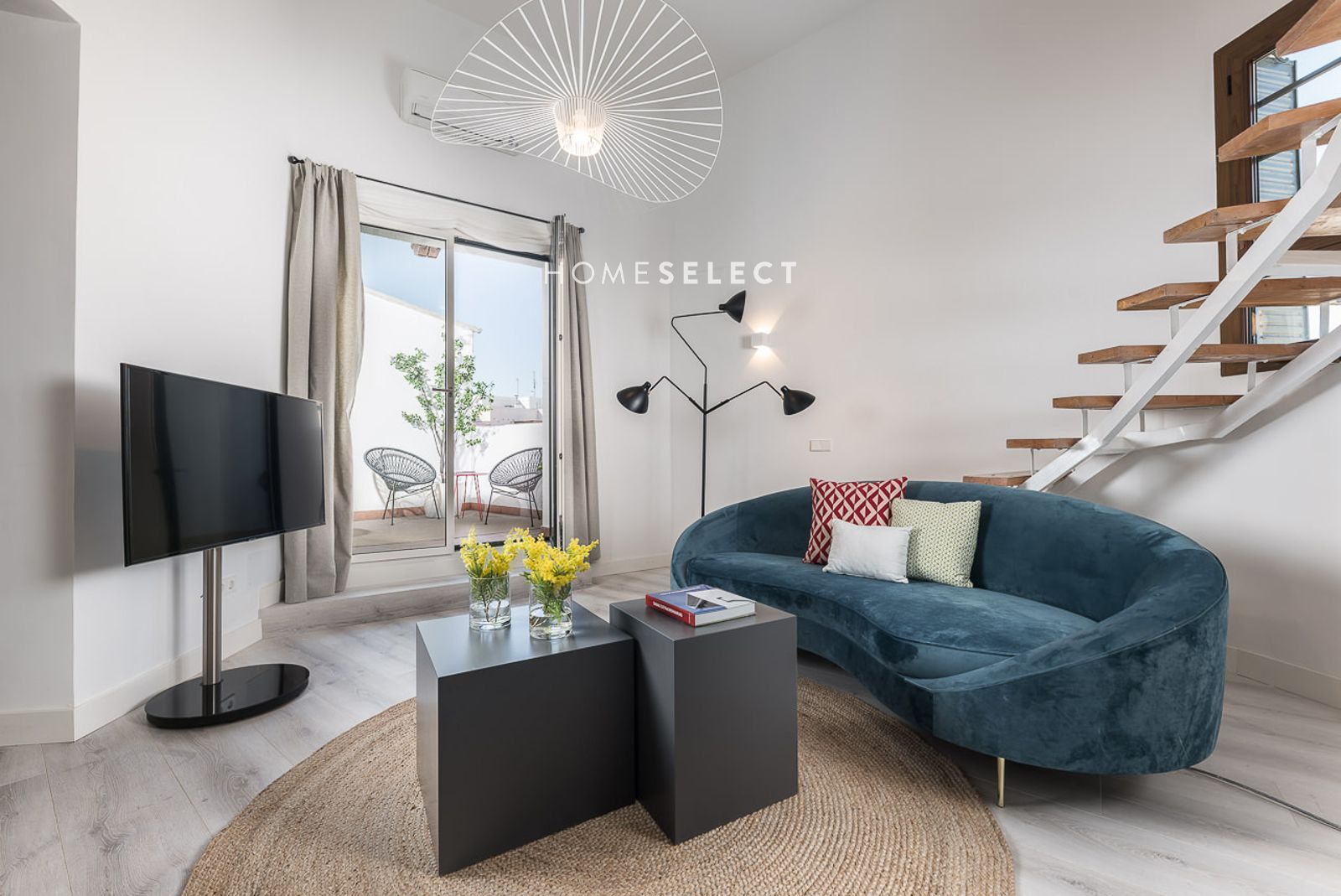 Home Select presenta este estupendo ático exterior, que se alquila completamente amueblado, en el barrio de Salamanca. - Foto 7