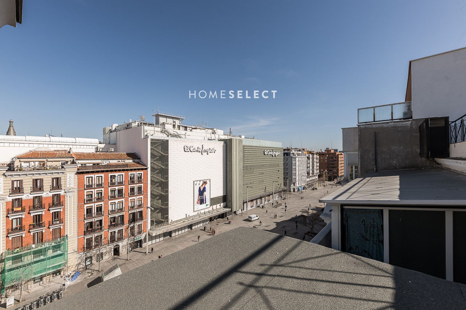 Home Select presenta este estupendo ático exterior, que se alquila completamente amueblado, en el barrio de Salamanca. - Foto 23