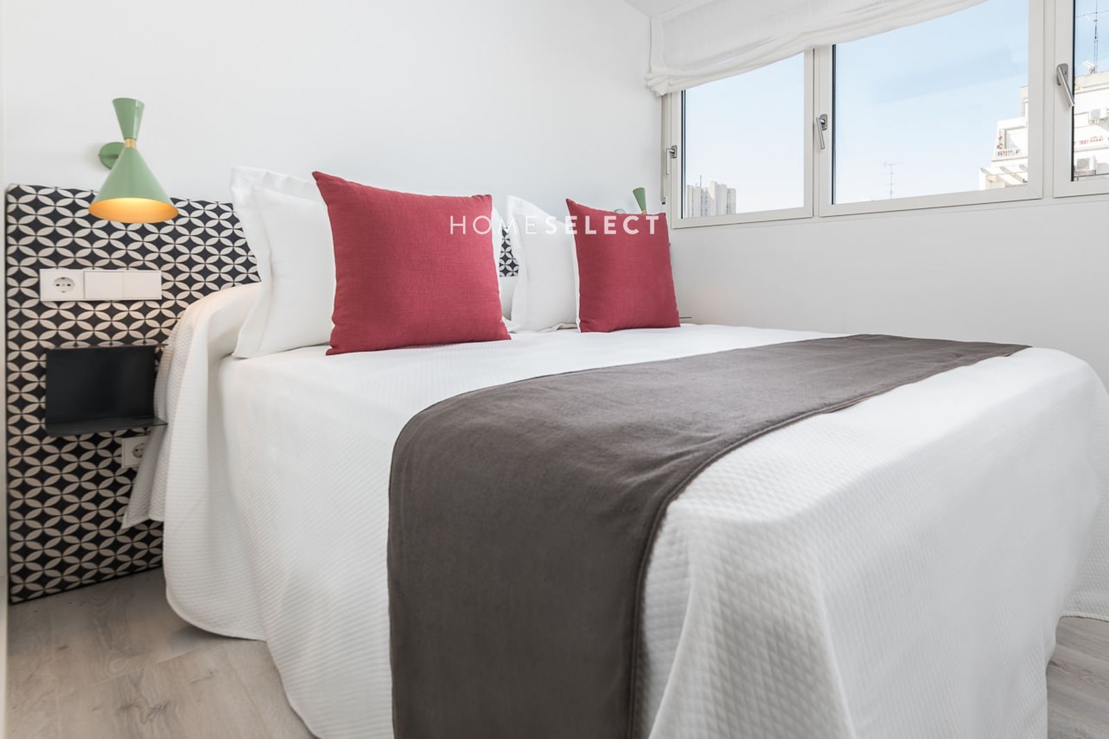 Home Select presenta este estupendo ático exterior, que se alquila completamente amueblado, en el barrio de Salamanca. - Foto 30