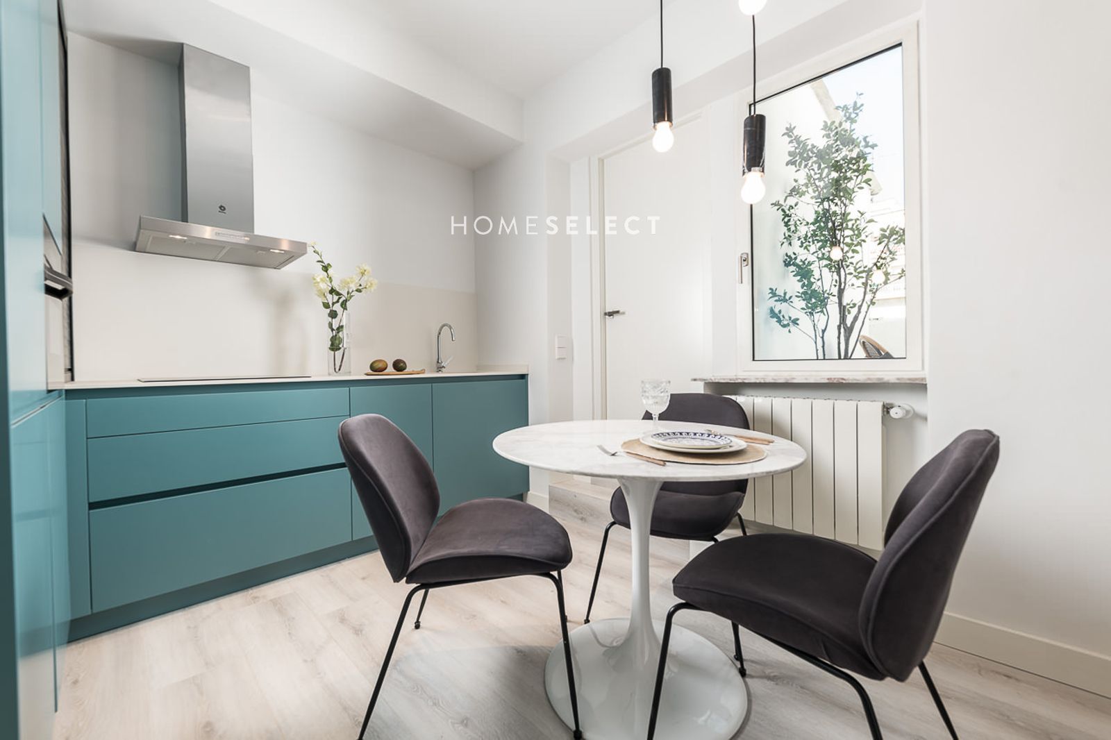 Home Select presenta este estupendo ático exterior, que se alquila completamente amueblado, en el barrio de Salamanca. - Foto 31