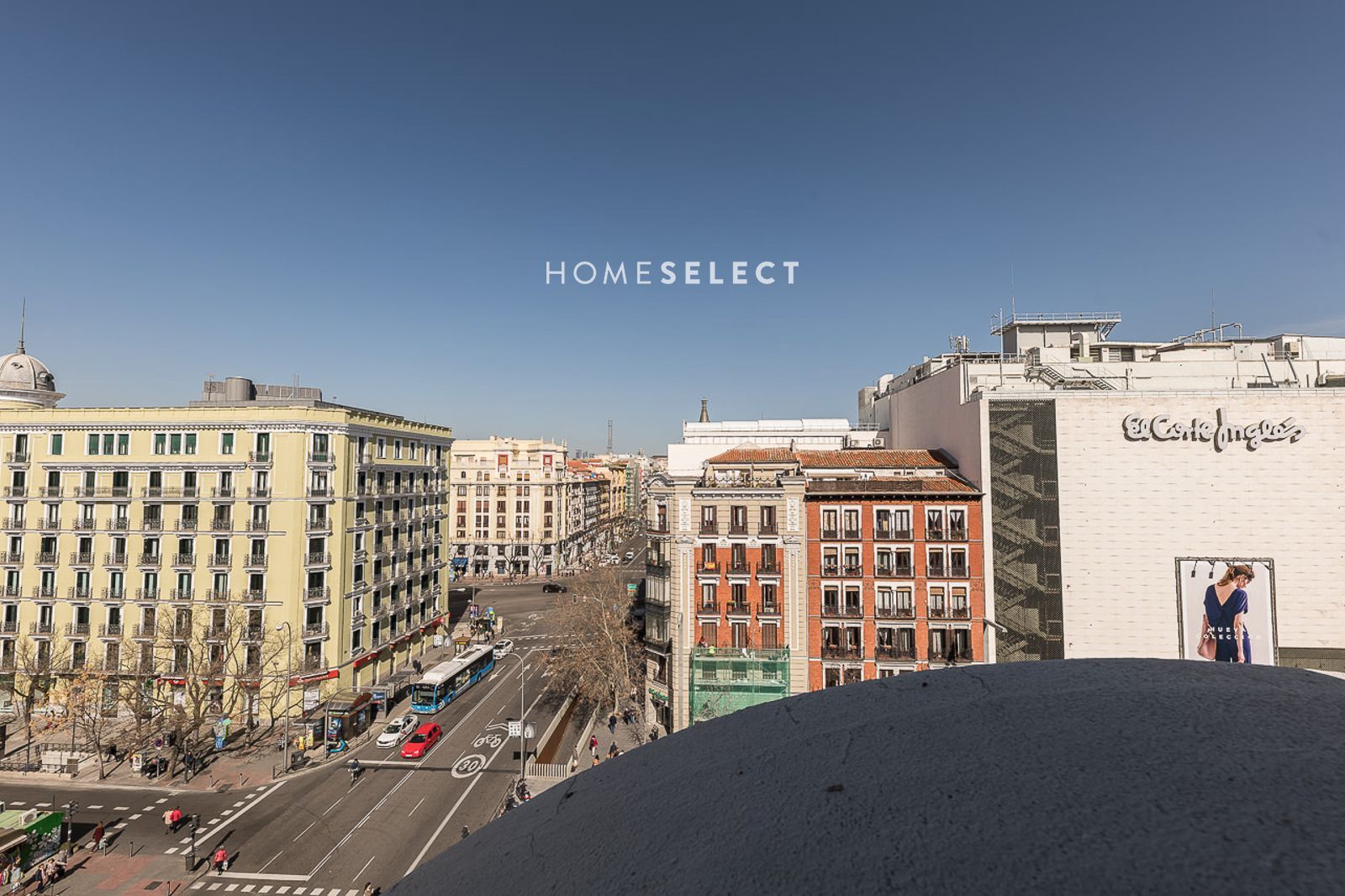 Home Select presenta este estupendo ático exterior, que se alquila completamente amueblado, en el barrio de Salamanca. - Foto 36