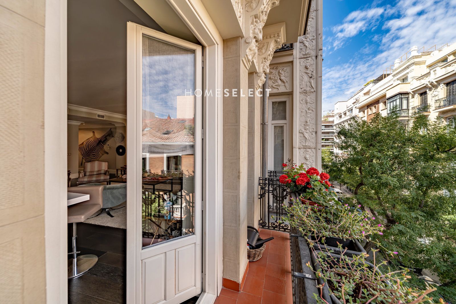 Impresionante piso familiar en finca clásica del barrio de Almagro - Foto 2