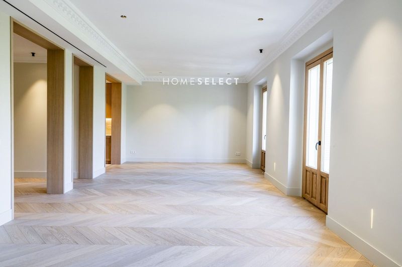 Flat for sale Madrid. Ref: 4353. Home Select