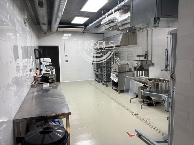 Local de Hostelería en traspaso Barcelona. Ref: 1140. Horus Solutions