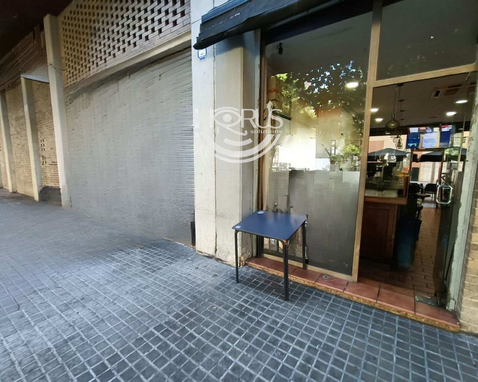 BAR-CAFETERÍA EN SANT MARTÍ: TERRAZA, CLIENTELA Y OPERATIVA EN PLENO RENDIMIENTO - Foto 5