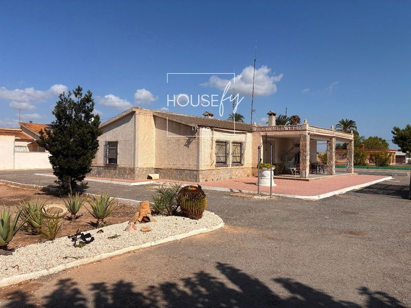 Chalet Independiente en venta Elche/Elx, Alicante. Ref: 1046. Inmo Housefy