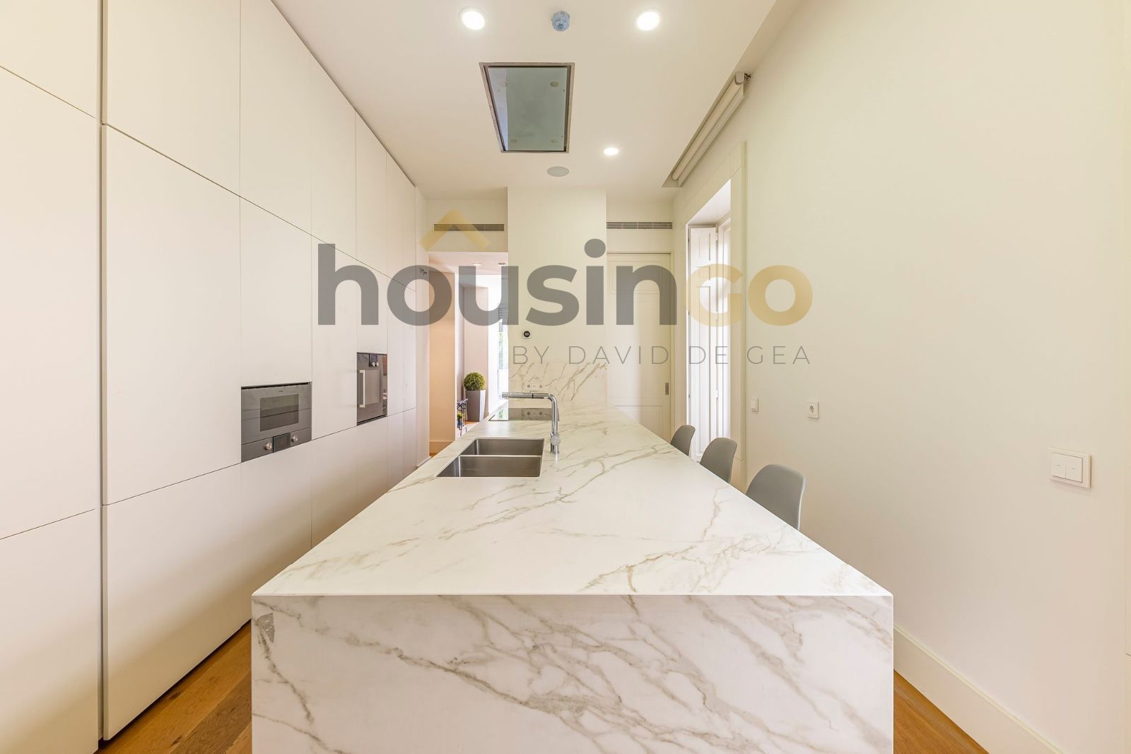 Vivienda - Piso con 8 balcones en alquiler en Calle Jorge Juan
