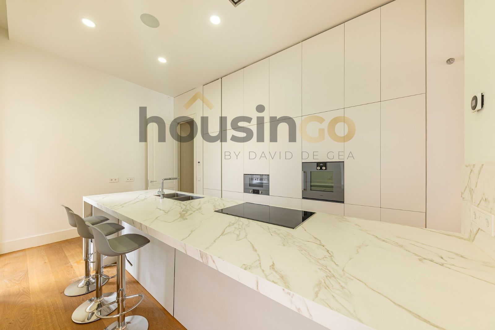 Vivienda - Piso con 8 balcones en alquiler en Calle Jorge Juan