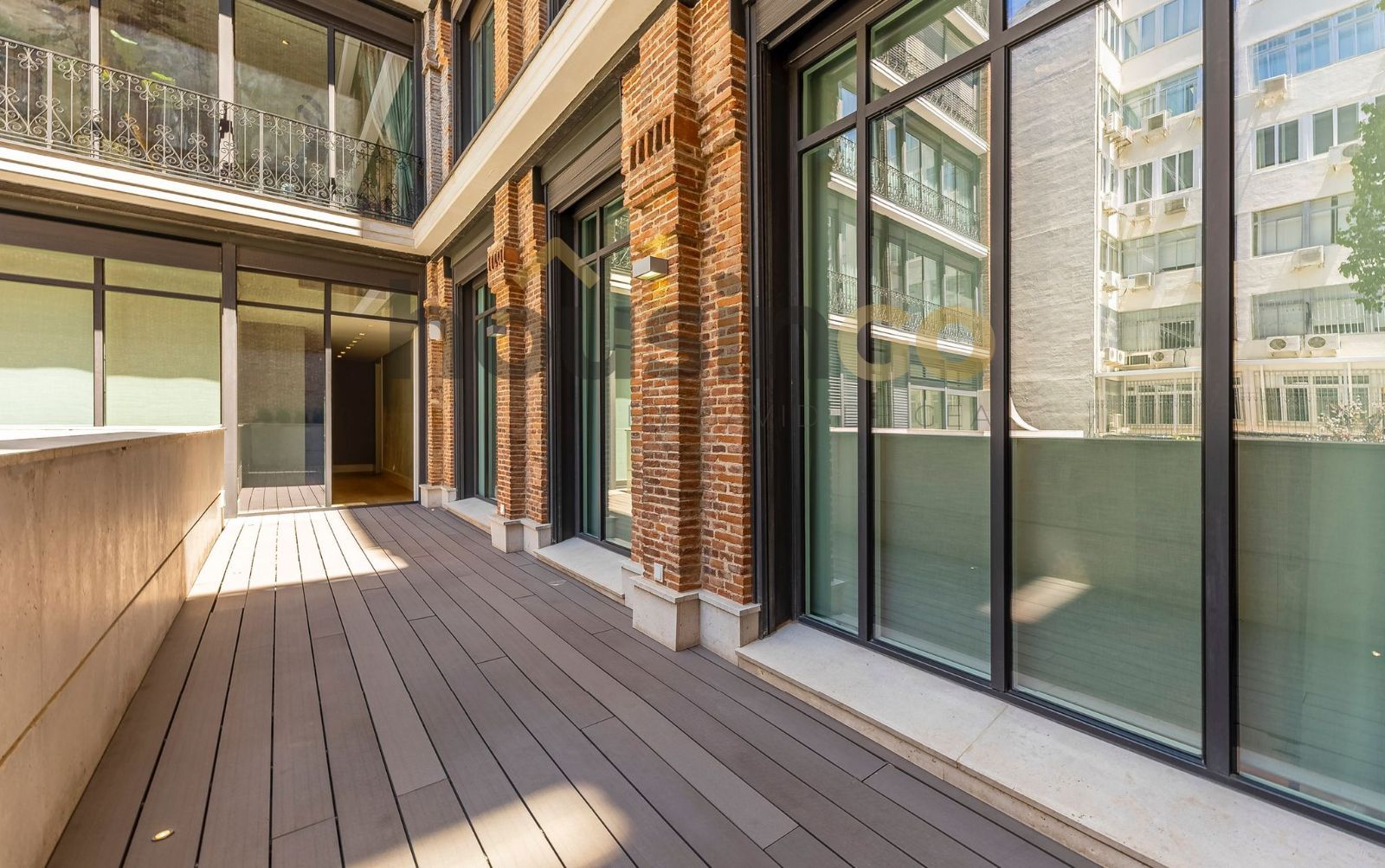 Vivienda - Piso con 8 balcones en alquiler en Calle Jorge Juan