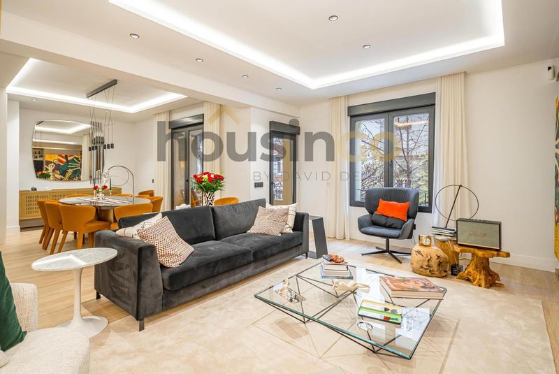 Five-bed penthouse with terrace on Calle Maldonado in Núñez de Balboa, Salamanca