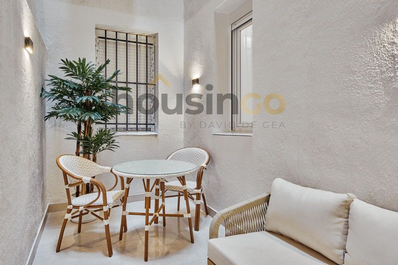2-bed apartment with lift in Españoleto, Chamberí