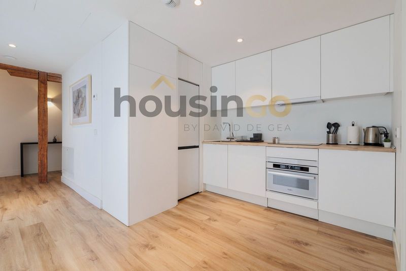 4-bed apartment with natural light in Centro