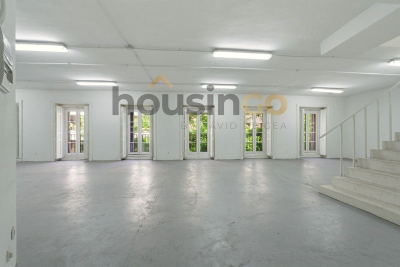 4-bed duplex in classic building in Recoletos, Salamanca