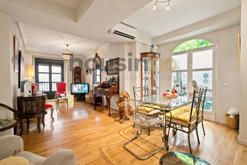 Renovated 2-bed apartment in Centro
