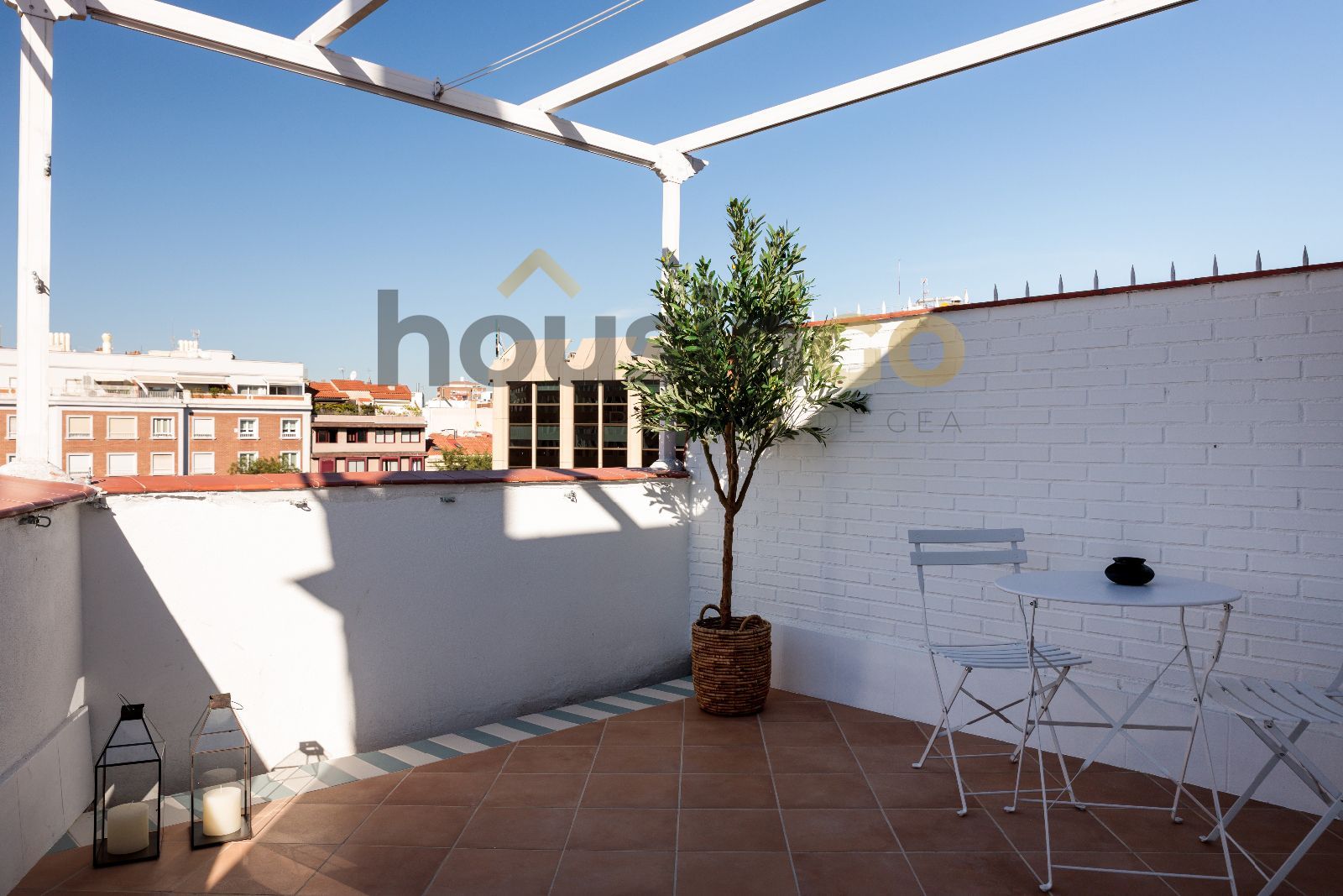 Vivienda - Ático en alquiler en Calle  Luchana