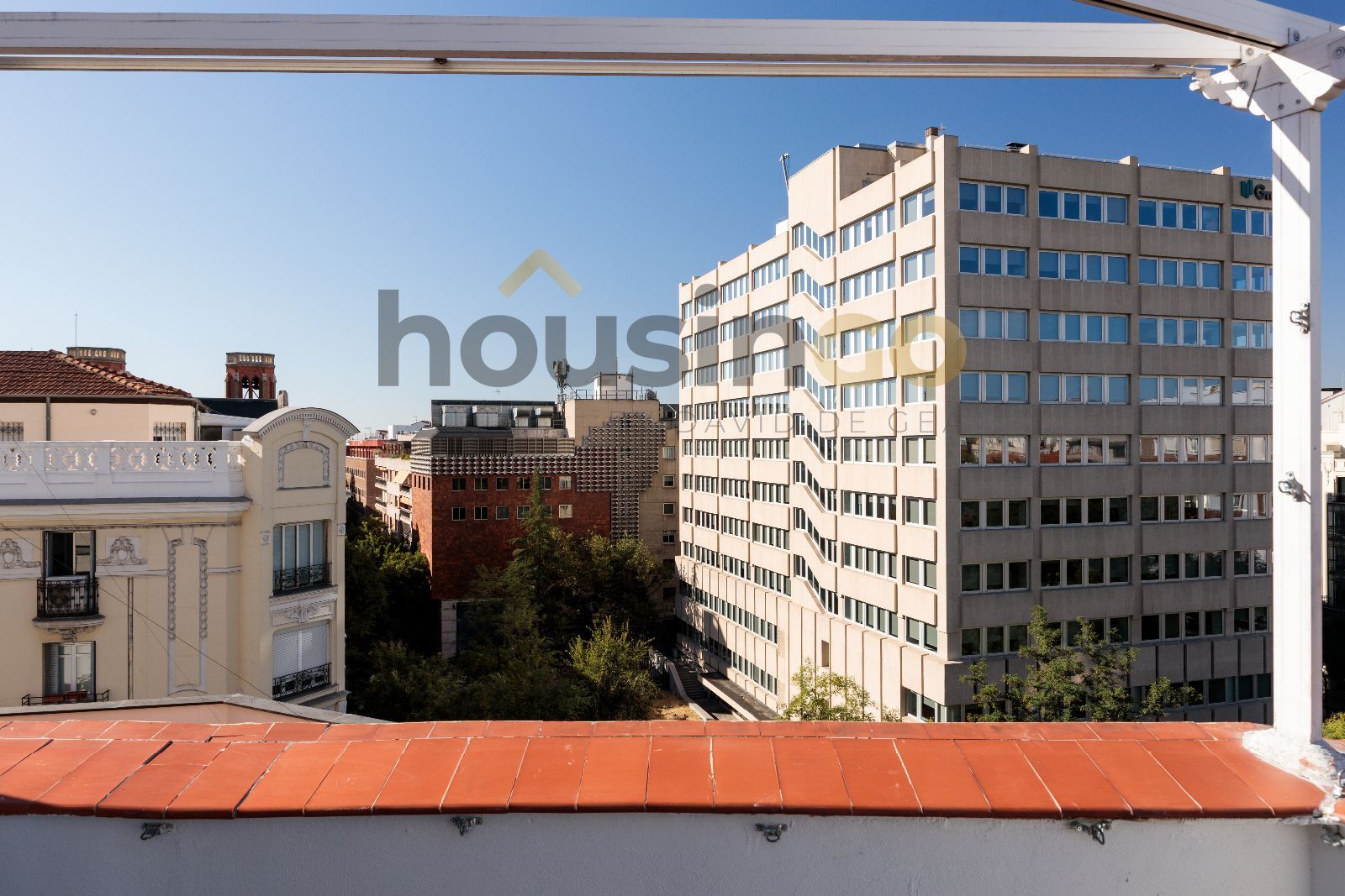 Vivienda - Ático en alquiler en Calle  Luchana