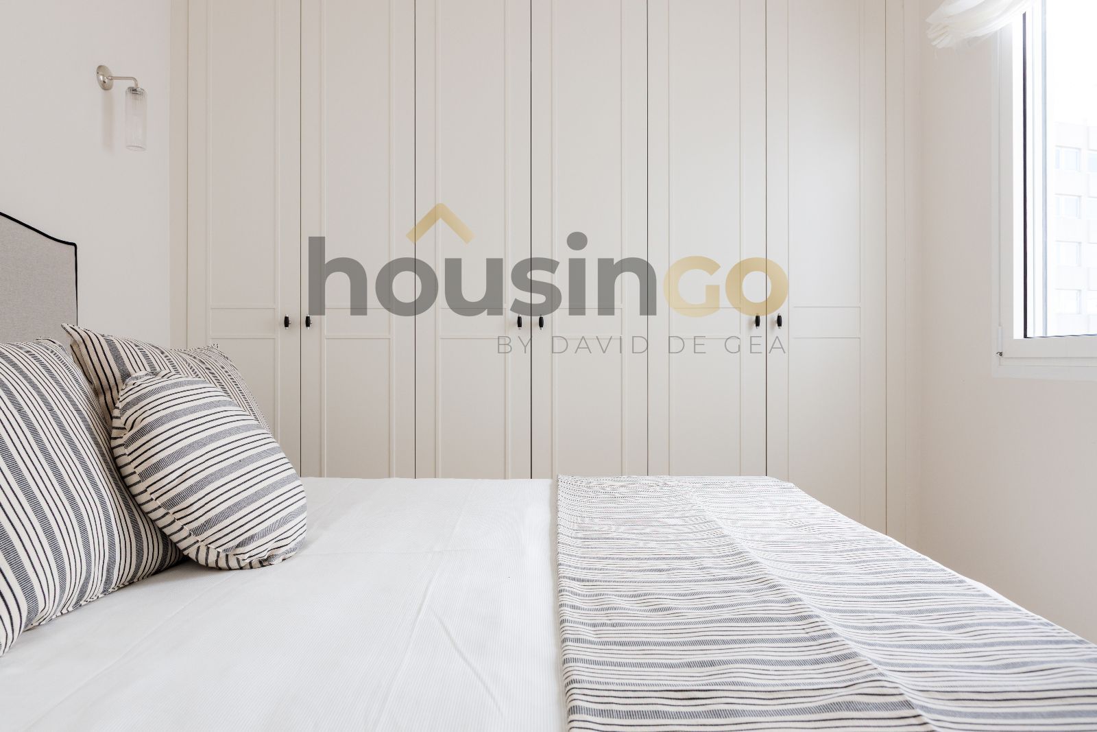 Vivienda - Ático en alquiler en Calle  Luchana