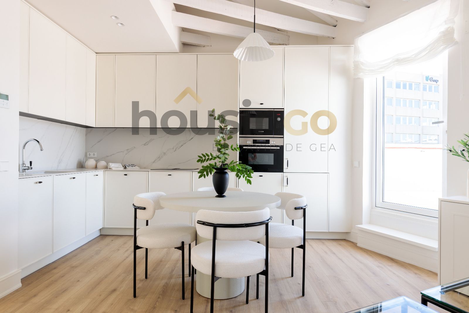 Vivienda - Ático en alquiler en Calle  Luchana
