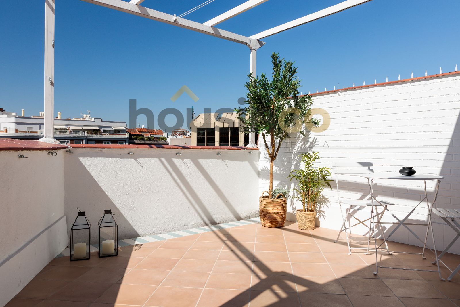 Vivienda - Ático en alquiler en Calle  Luchana
