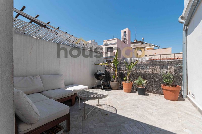 2-bed penthouse in a classic building in Salamanca