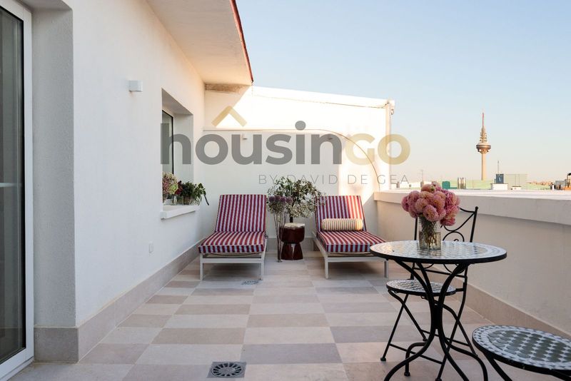 3-bed penthouse with terrace in Goya, Salamanca