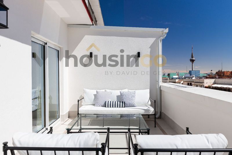 2-bed penthouse with terrace in Goya, Salamanca