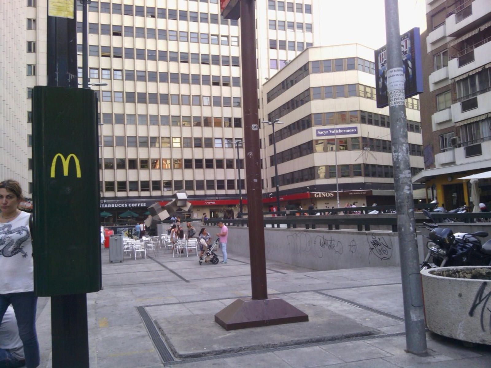 Local Comercial en alquiler y traspaso Madrid. Ref: 2061. h-plus SERVICIOS INMOBILIARIOS