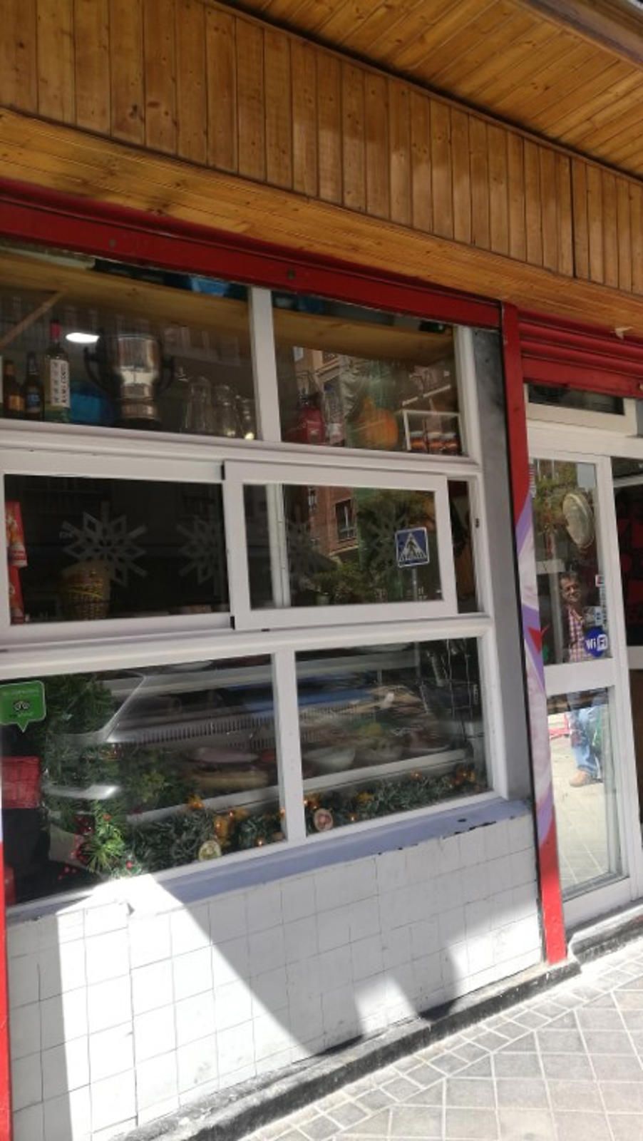 Local Comercial en venta Madrid. Ref: 2090. h-plus SERVICIOS INMOBILIARIOS