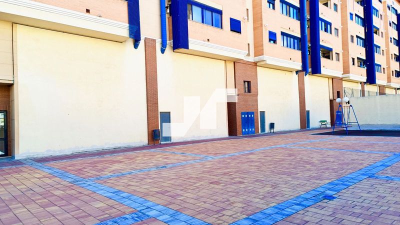 Local Comercial en venta Vilareal, Castellón. Ref: 95254621. HusDrommer