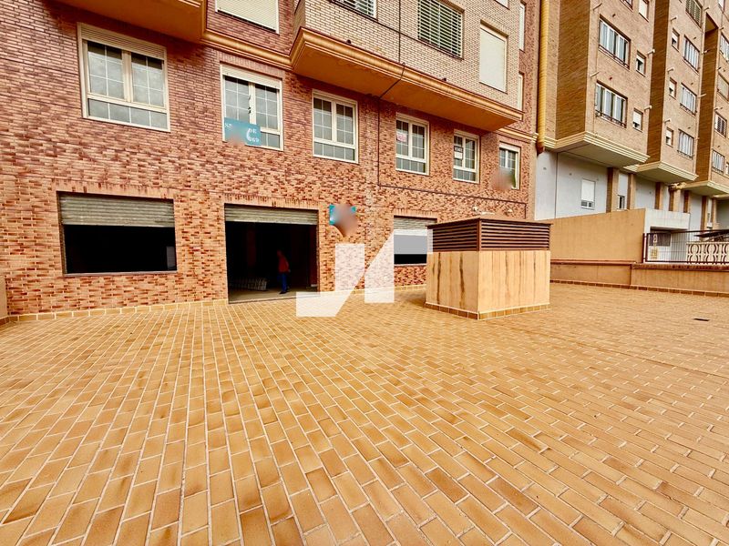 Local Comercial en venta Vilareal, Castellón. Ref: 95254646. HusDrommer