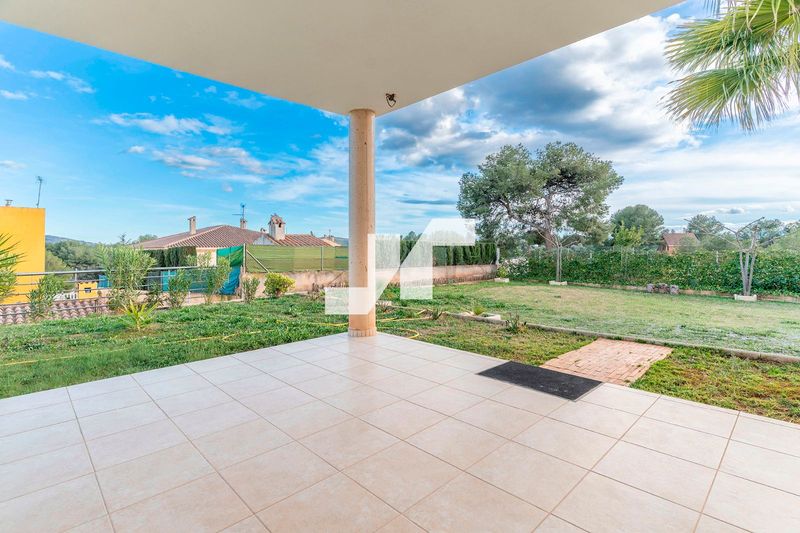 Detached Villa for sale L