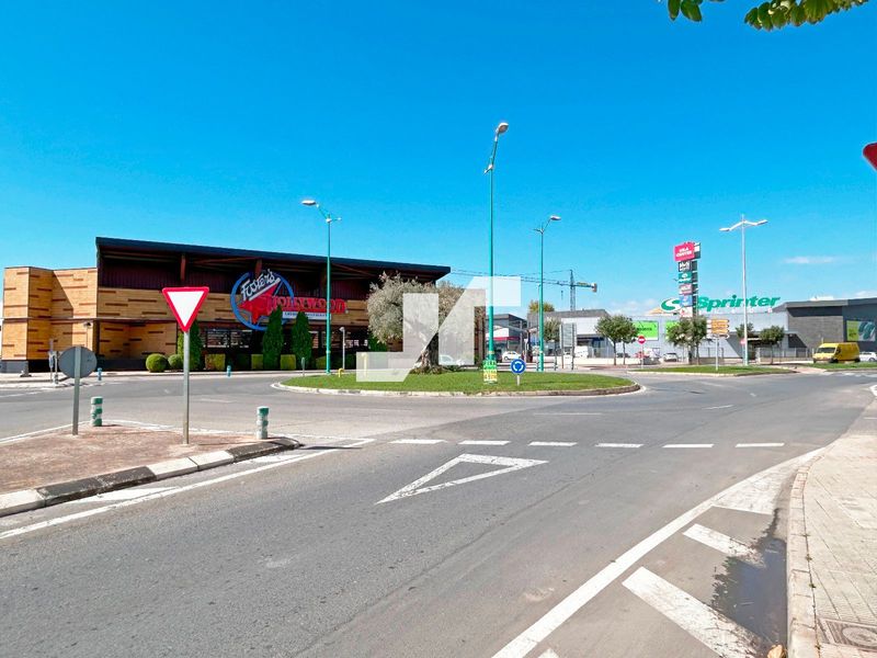 Local Comercial en venta Vilareal, Castellón. Ref: 95254875. HusDrommer